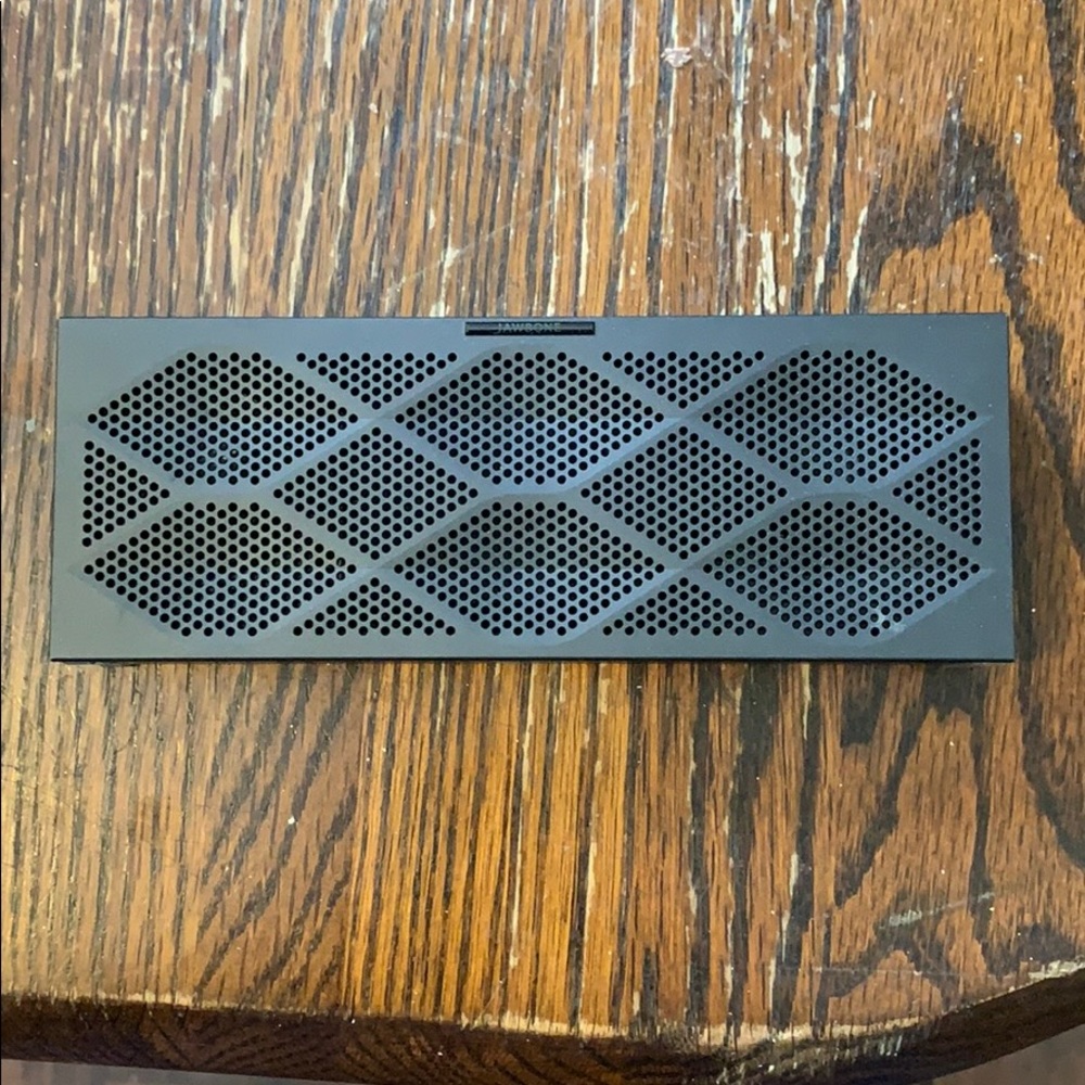 Jawbone mini jam box (without charger)
